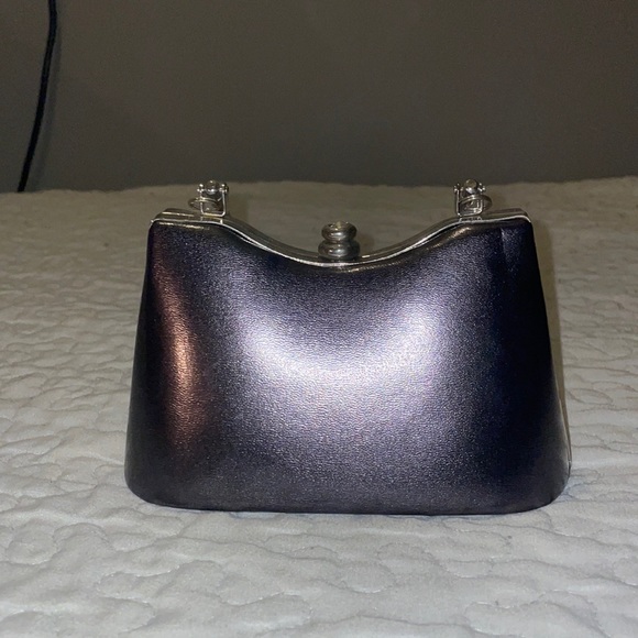 Silver metal structured mini purse - Picture 1 of 3